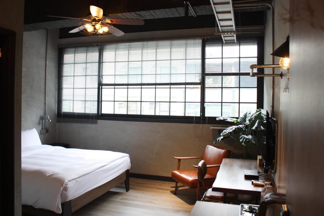 Hotel The Retro Tai-Pan Tainan Zewnętrze zdjęcie