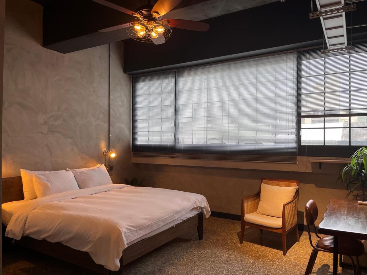Hotel The Retro Tai-Pan Tainan Zewnętrze zdjęcie